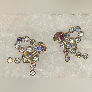 VINTAGE CLIP ON EARNINGS - AUSTRIA CRYSTAL BOWS
